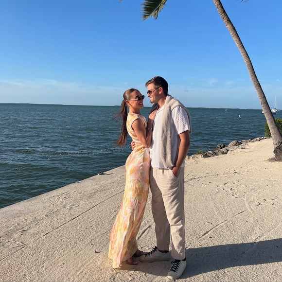 Meet your Posher, Lauren - Picture 3 of 5